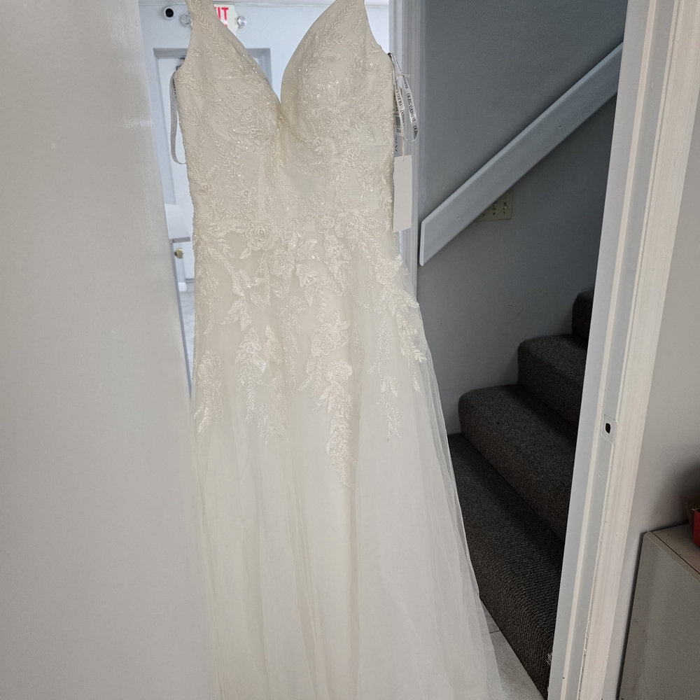 Oleg Cassini Ivory Lace Bridal Gown